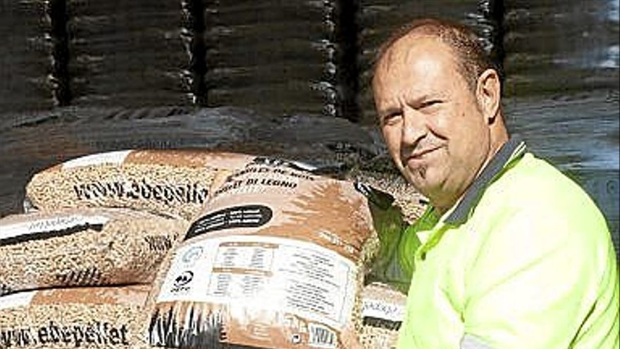 Los alaveses adelantan la compra de leña y pellet ante la carestía del gas y el gasóleo