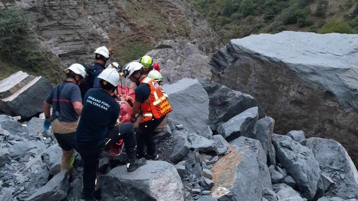 Un hombre fallece haciendo escalada en el Salto del Nervión.