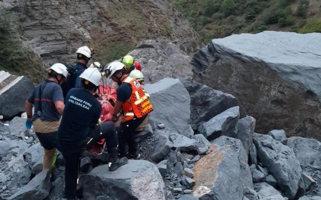 Un hombre fallece haciendo escalada en el Salto del Nervi&oacute;n.