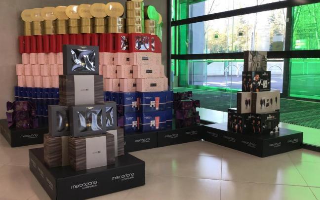 Exposici&oacute;n en la secci&oacute;n de perfumer&iacute;a del nuevo Mercadona en Zaramaga