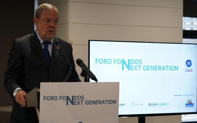 El consejero Pedro Azpiazu, durante unas jornadas organizadas por Grupo Noticias