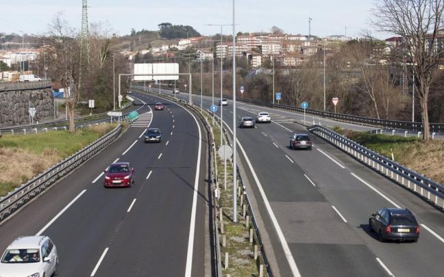 Vehículos circulando por la N - I Vehículos circulando por la N - I