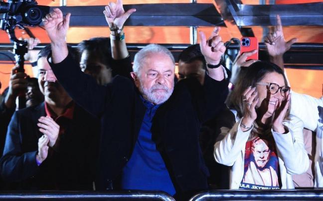 Lula da Silva se dirige a sus seguidores tras conocer el resultado electoral