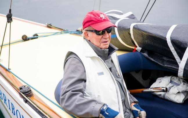 El rey emérito durante su visita el pasado mayo a Sanxenxo.