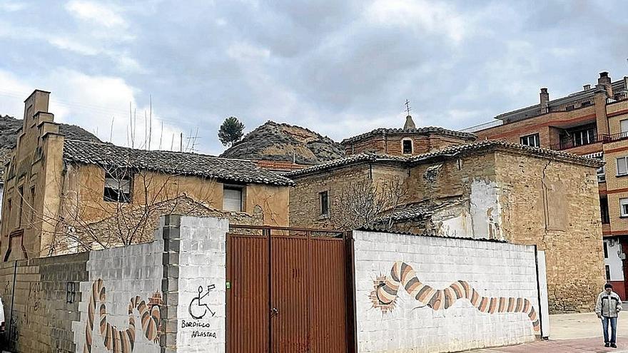 Actual estado del entorno de la Iglesia Montserrat, y zona que derribarán.