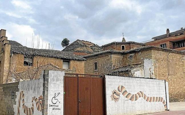 Actual estado del entorno de la Iglesia Montserrat, y zona que derribarán.