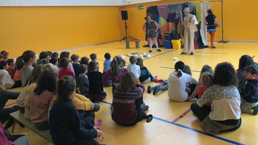 Una de la sesiones de la obra de teatro Berrerabizi, de Zirika Zirkus.