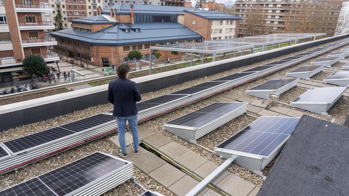 Visita a las nuevas instalaciones fotovoltaicas de la Plaza de Abastos