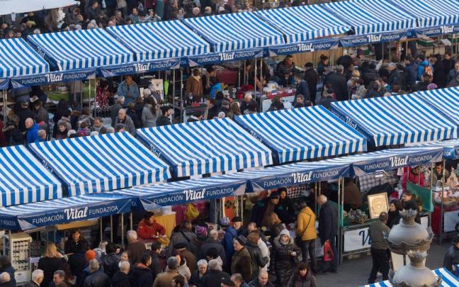 Panorámica del Mercado de Navidad de Gasteiz.