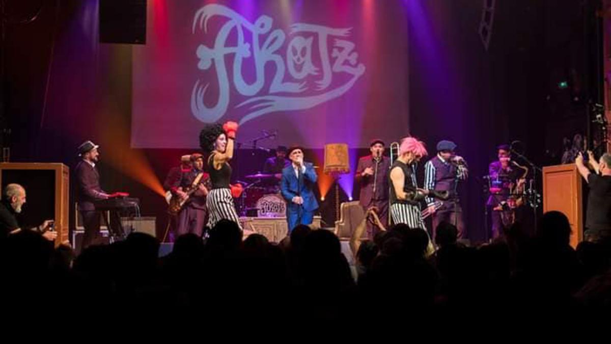 Akatz, en vivo.