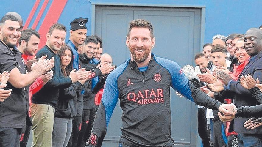 Messi fue recibido con honores en París. | FOTO: EFE