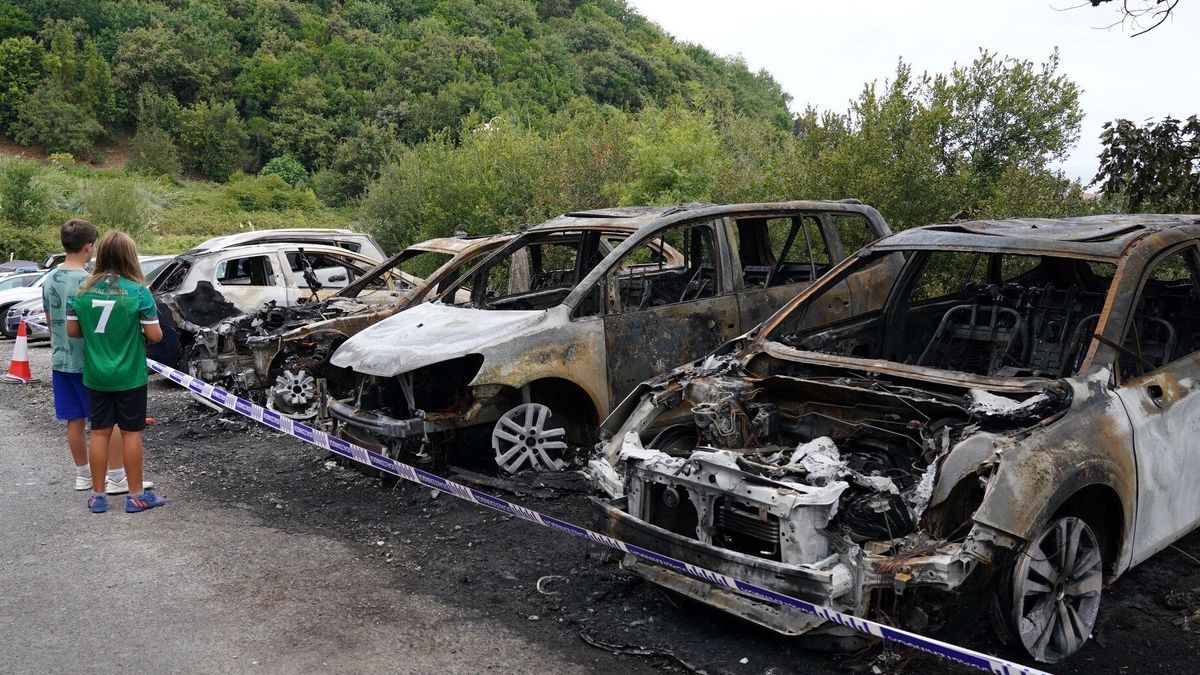 Nueve vehículos quemados durante esta pasada madrugada.