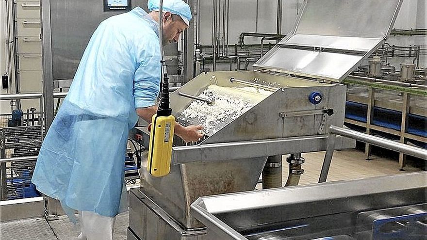 Además de queso, la planta produce leche UHT y nata.