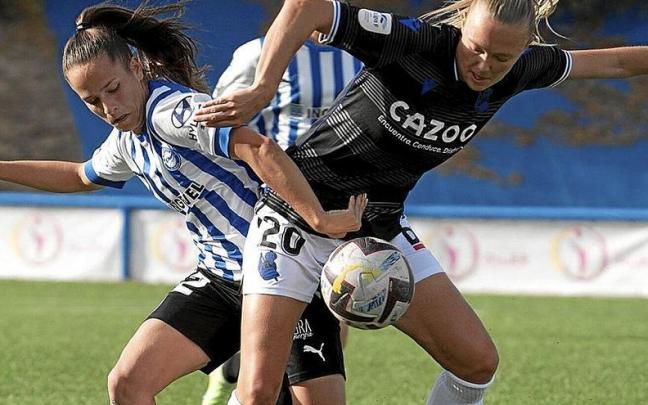 Gara disputa un balón durante el último derbi entre las Gloriosas y la Real Sociedad.