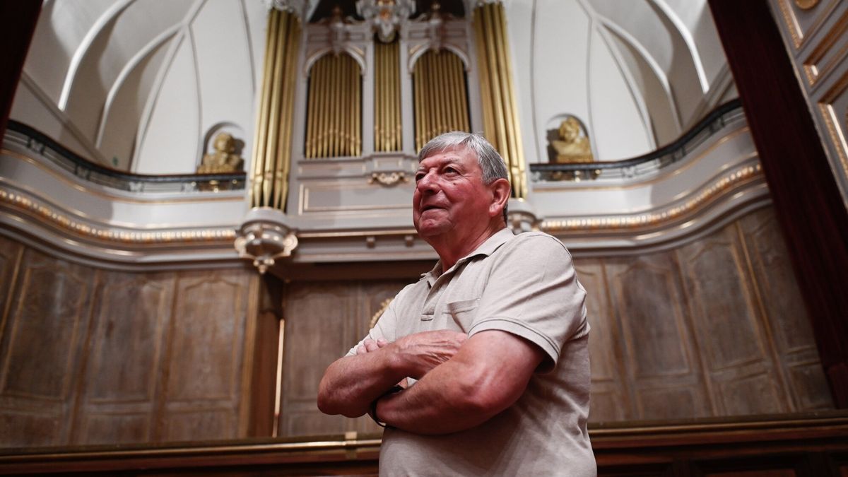 Juan Ignacio Legarretaetxebarria, el restaurador de la talla que se encuentra en la ermita de Egiriñao.