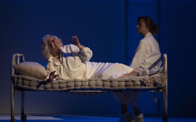 Adictos, de Lola Herrera, en la programación del Gayarre para otoño.