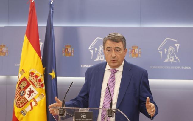 Aitor Esteban durante al rueda de prensa posterior a la Junta de Portavoces en el Congreso. Aitor Esteban durante al rueda de prensa posterior a la Junta de Portavoces en el Congreso.