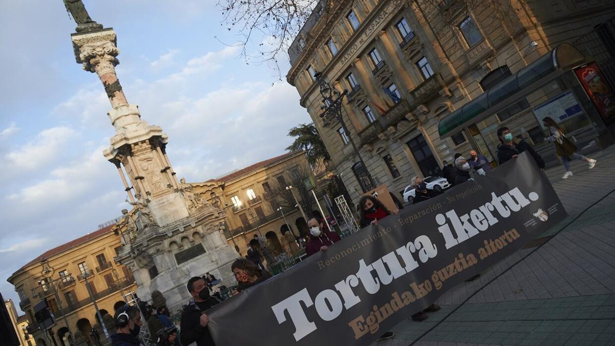 Manifestación convocada en 2021 por la Red de Personas Torturadas de Navarra.