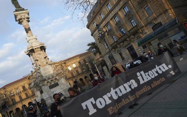 Manifestación convocada en 2021 por la Red de Personas Torturadas de Navarra.