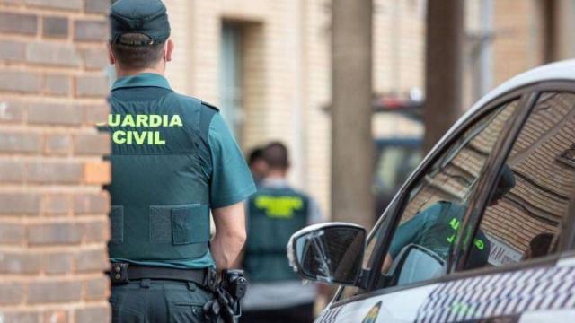 Un agente de la Guardia Civil