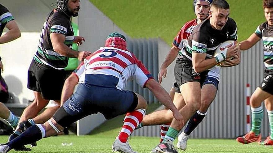 Jugada de ataque de La Única en el partido ante el Universitario de Bilbao. | FOTO: LURT