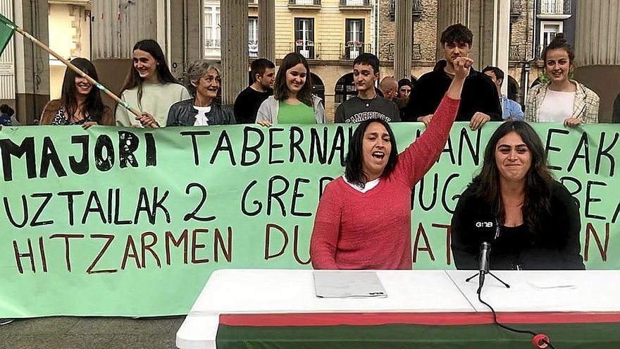 La comparecencia de prensa celebrada el miércoles por ELA y los trabajadores de ambos bares.