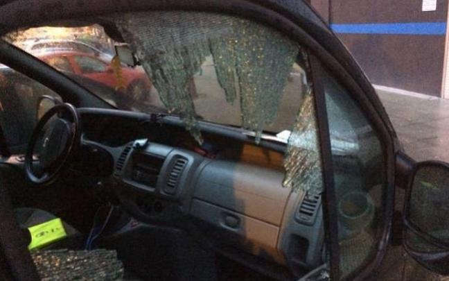 Coche dañado por un robo