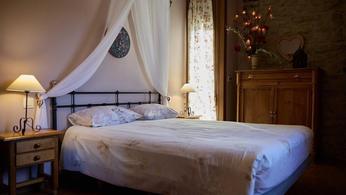 Una de las habitaciones del alojamiento.