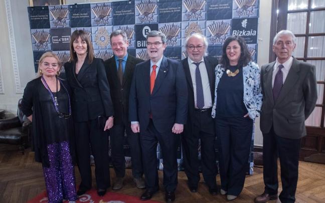 Entrega de la medalla de oro al mérito en las Bellas Artes en la Sociedad Bilbaina