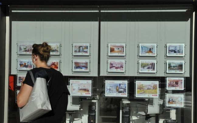 El decreto de vivienda deshabitada del Gobierno vasco establece un canon a los pisos vacíos