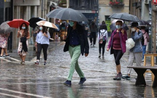 Imagen de archivo de un día de lluvias en Pamplona Imagen de archivo de un día de lluvias en Pamplona