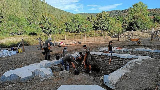 El equipo de la Sociedad de Ciencias Aranzadi lleva trabajando desde 2012 en este paraje. El equipo de la Sociedad de Ciencias Aranzadi lleva trabajando desde 2012 en este paraje.