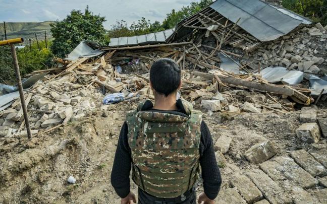 Ruinas en la regi&oacute;n de Nagorno-Karabakh en los combates que Azerbaiy&aacute;n y Armenia mantuvieron en 2020.