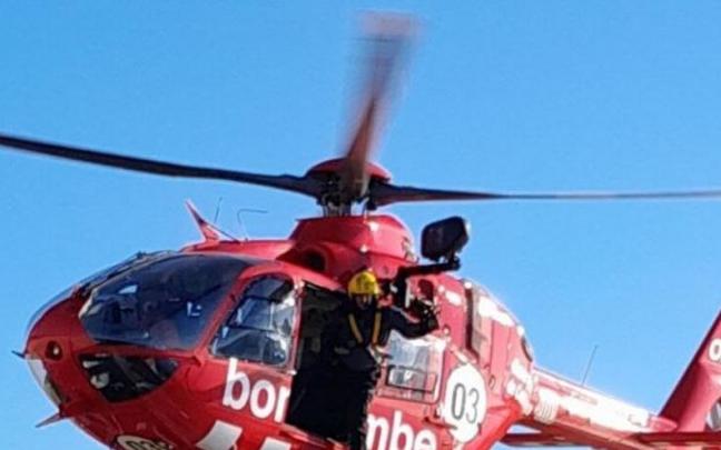 Imagen de un helic&oacute;ptero de los Bomberos de la Generalitat