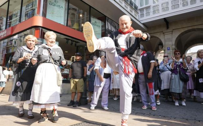 Los blusas y neskas veteranos toman el mando