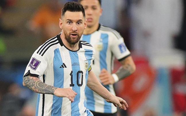 Leo Messi, durante el partido contra Australia. Leo Messi, durante el partido contra Australia.