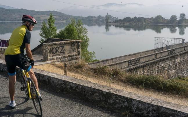 Así luce el embalse de Ullíbarri-Gamboa