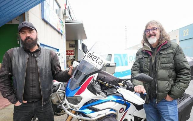 Alfredo Díaz (i) y Juan Carlos Suso emprenden mañana su tradicional aventura motera de cada comienzo de año. Alfredo Díaz (i) y Juan Carlos Suso emprenden mañana su tradicional aventura motera de cada comienzo de año.