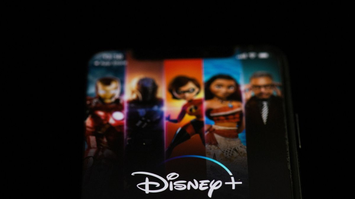 Disney+ anuncia un plan con publicidad y subida de precio en EEUU.