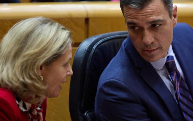 El presidente del Gobierno, Pedro Sánchez, y la vicepresidenta primera y ministra de Asuntos Económicos y Transformación Digital, Nadia Calviño El presidente del Gobierno, Pedro Sánchez, y la vicepresidenta primera y ministra de Asuntos Económicos y Transformación Digital, Nadia Calviño