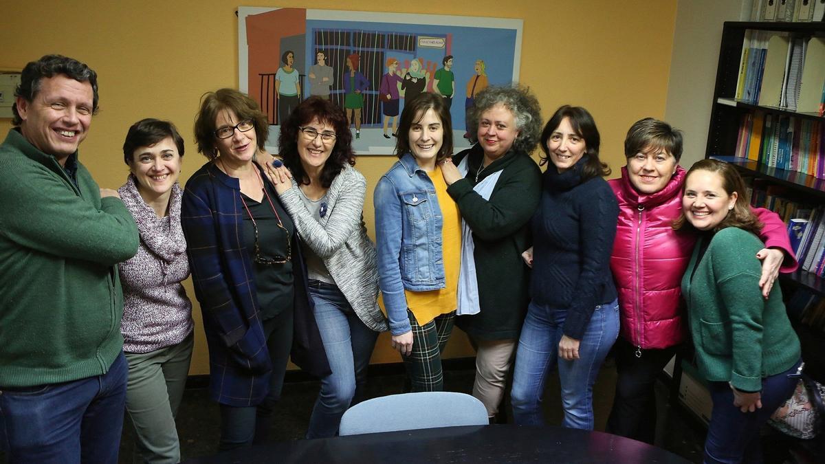 Integrantes de la asociación posan cuando conocieron que recogerían el Premio Berdinna en 2019.