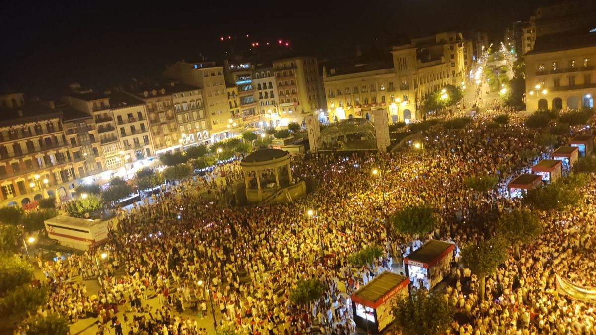 Pobre de M&iacute; desde la Plaza del Castillo
