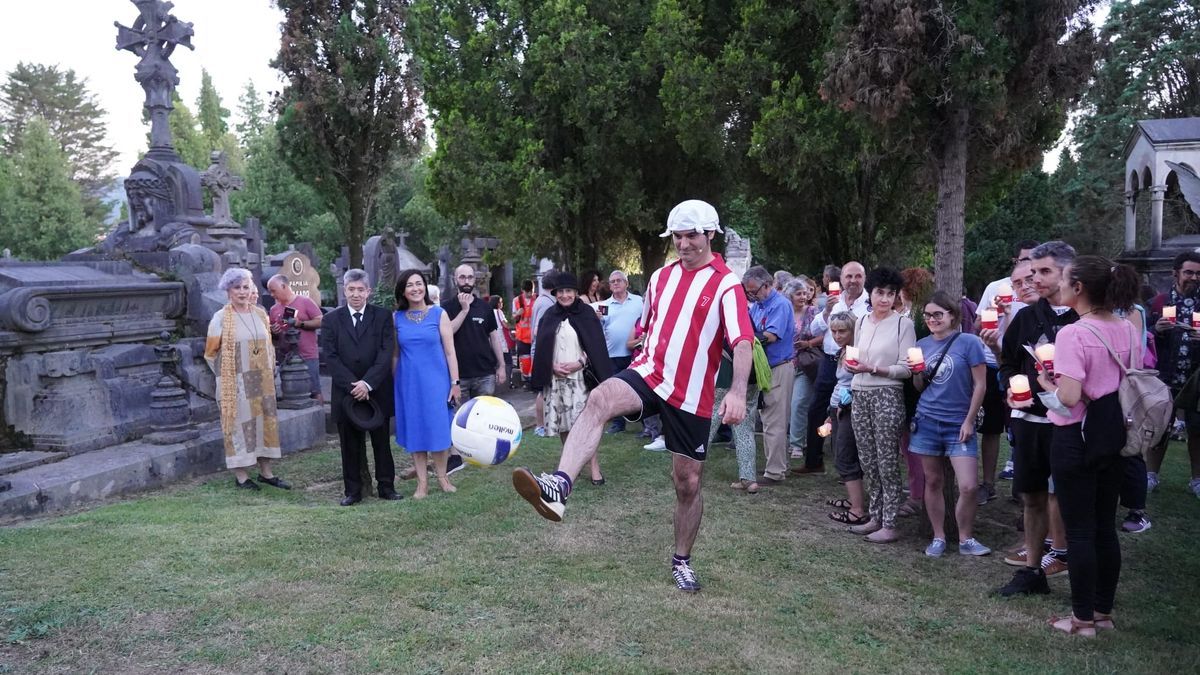 Visita muy viva al cementerio de Derio