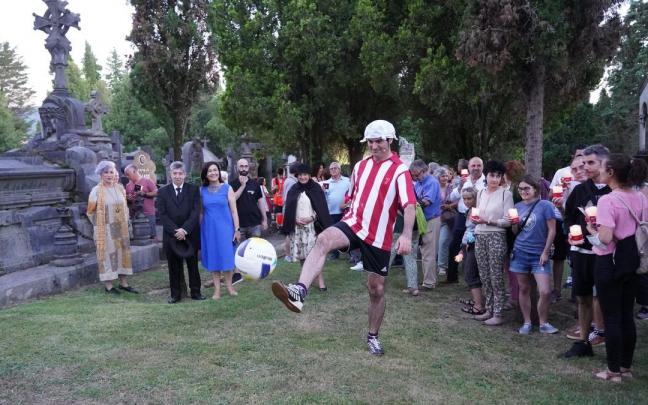 Visita muy viva al cementerio de Derio