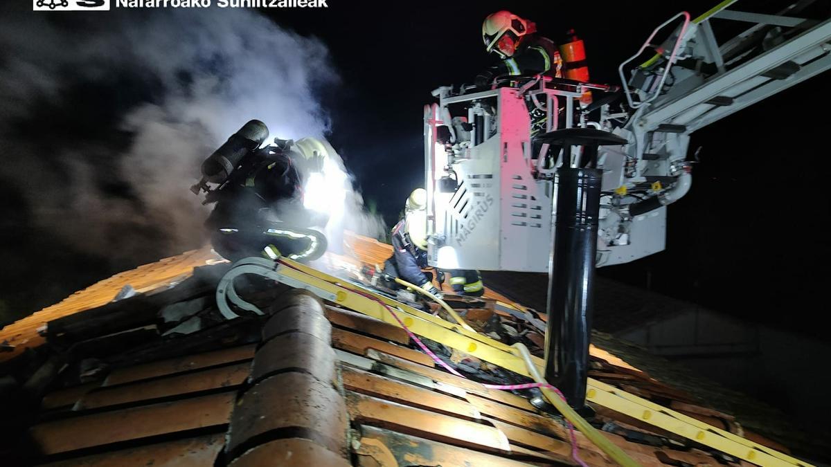 Imagen de la intervención de los bomberos