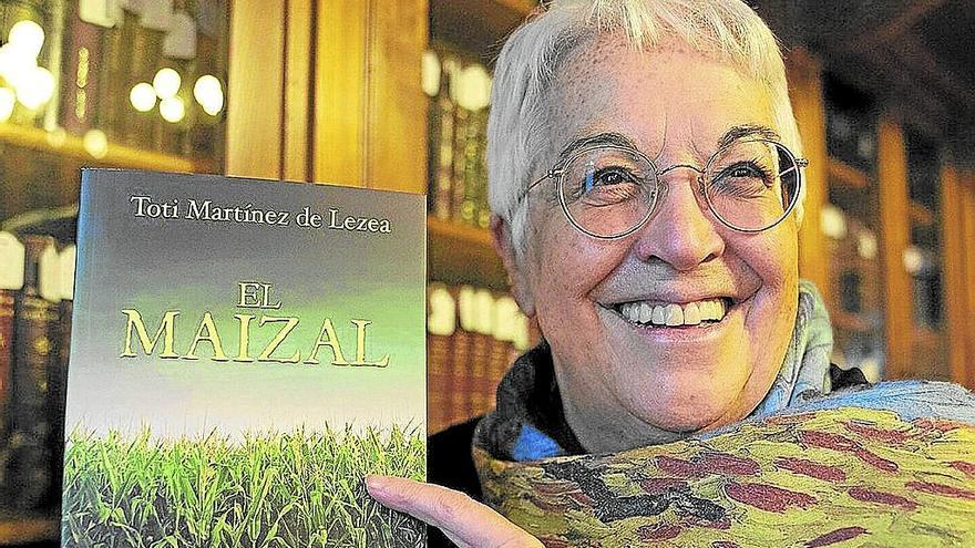 Toti Mart&iacute;nez de Lezea present&oacute; &lsquo;El maizal&rsquo;, en Donostia.