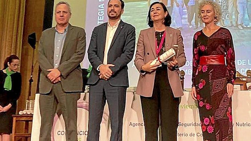 La concejala Yolanda Díez junto al ministro de Consumo, Alberto Garzón, en la gala.