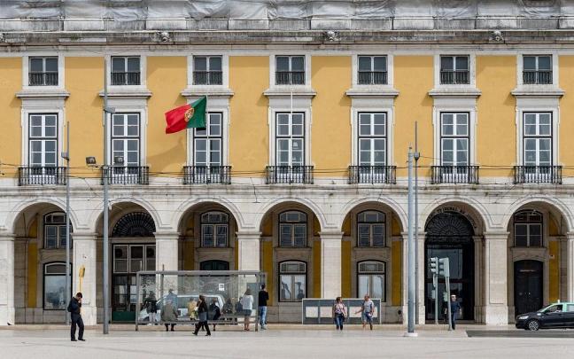 Fachada del Tribunal Supremo de Portugal, en Lisboa. Fachada del Tribunal Supremo de Portugal, en Lisboa.