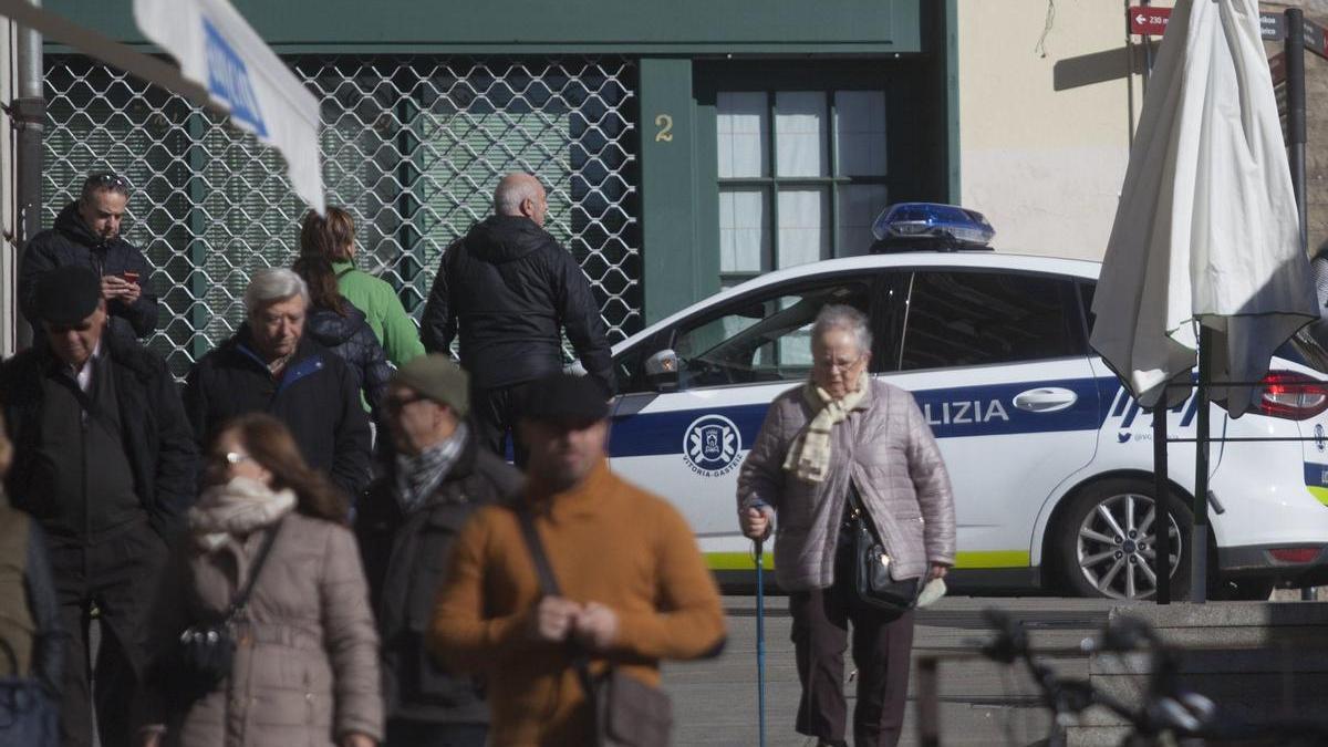 Un coche de la Policía Local de Vitoria