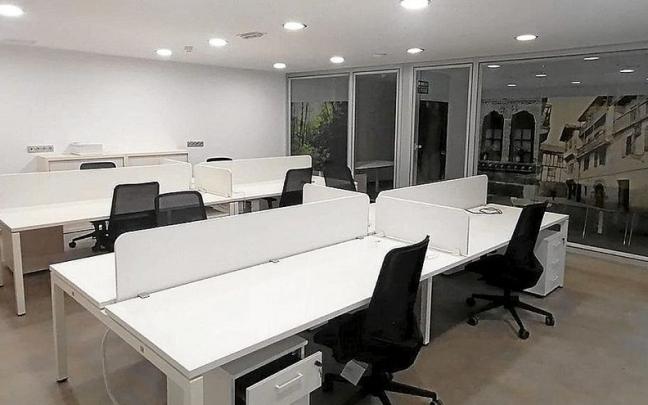 Local de Eskribonea, con las zonas de &lsquo;coworking&rsquo; preparadas. | FOTO: CEDIDA